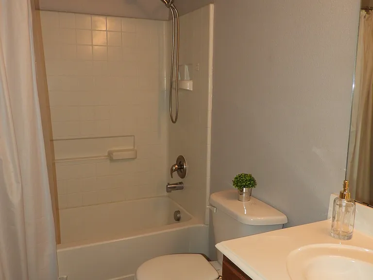 Second bathroom.