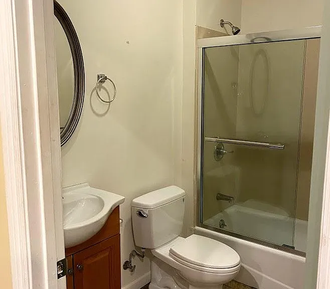 1531 Macarthur Blvd #2 — Photo 6
