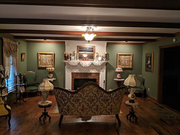 2nd image of 441 Hickory Hills Dr NE