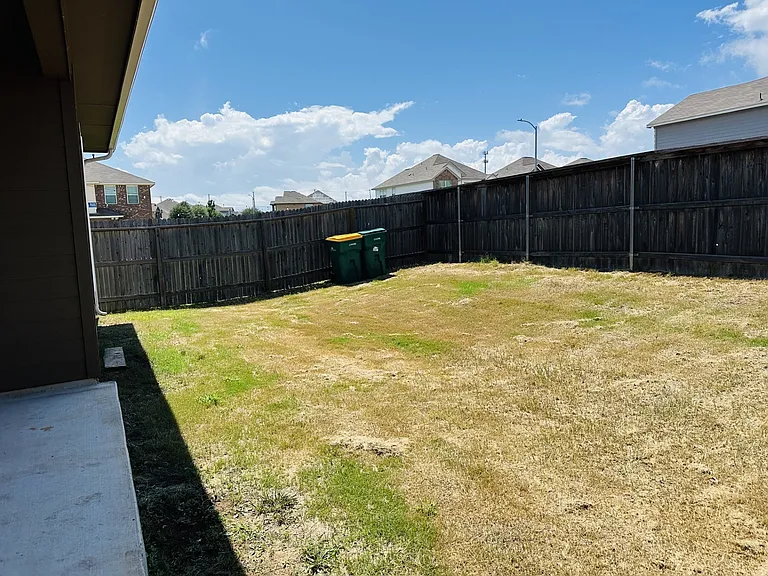 8907 Ladbroke Grv — Photo 24