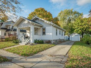 216 E Lytle St, Ionia, MI 48846