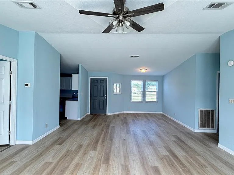 1831 Winchester Ct S — Photo 6