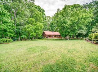 711 Cape Trl, Talking Rock, GA 30175