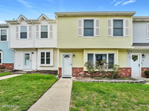121 Joan Court, Jackson, NJ 08527