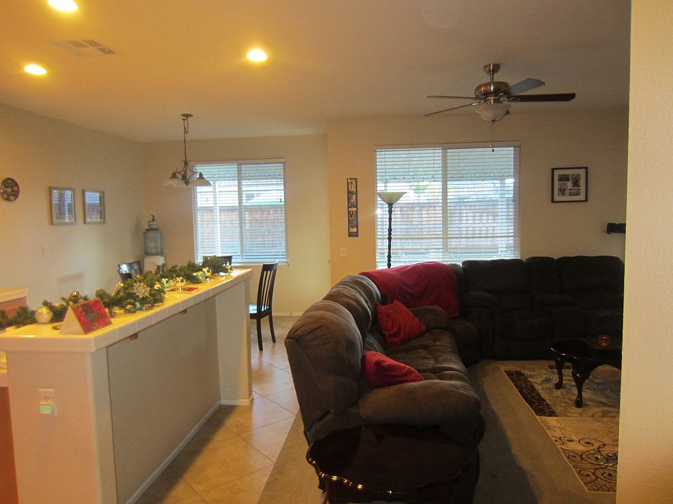 1st image of 305 Clydesdale Ct