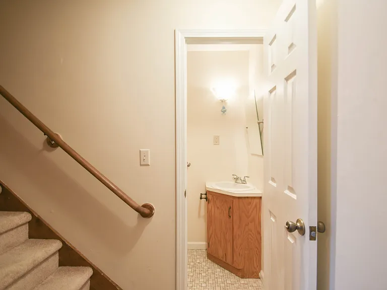 58 Woodley Ct #10 — Photo 5