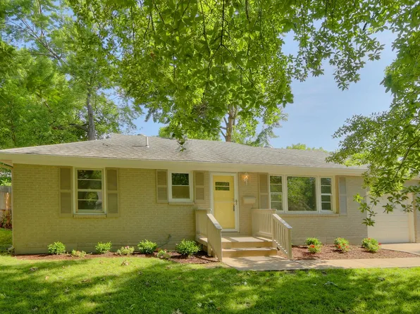 6706 W 72nd St, Overland Park, KS 66204