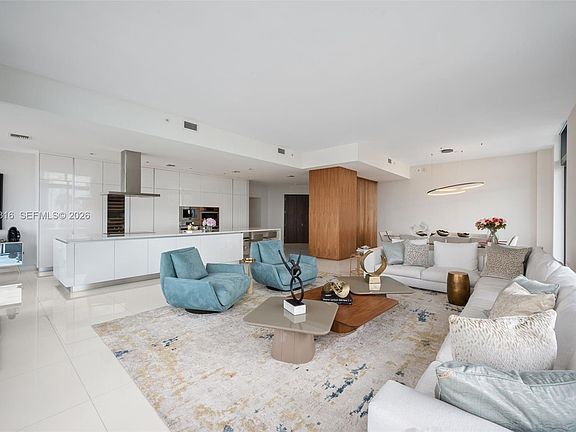 3rd image of 88 SW 7th St #Penthouse 4301