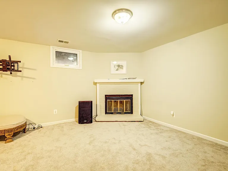 7112 Lake Cove Dr — Photo 44