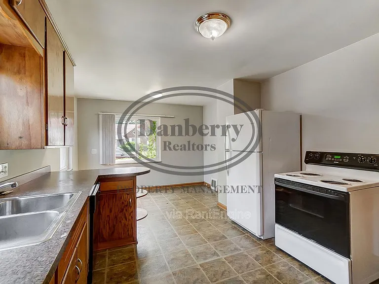 347 Darrow Ave — Photo 13