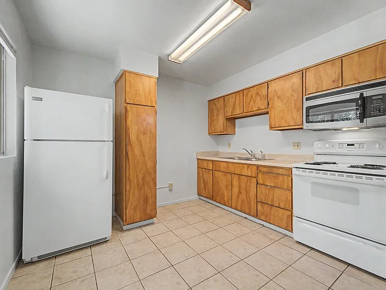 5757-5771 Arboga Rd — Photo 13