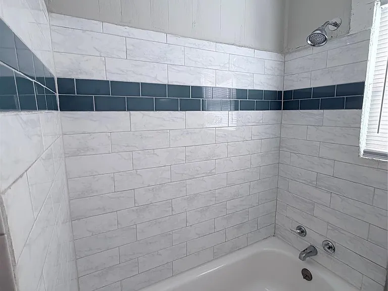 1401 Edison St — Photo 13
