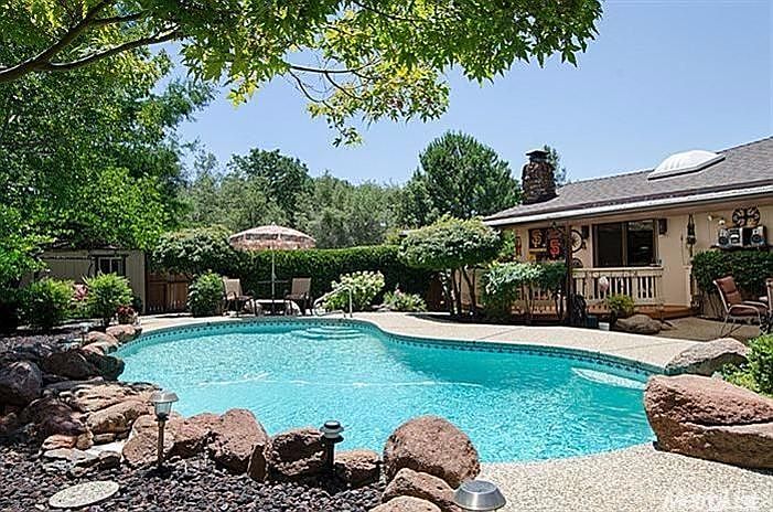 1st image of 3409 Fairway Dr
