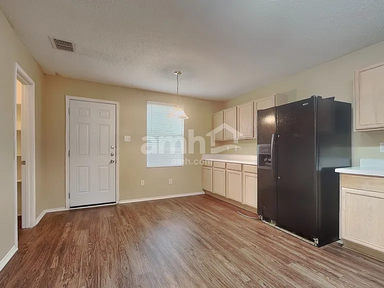 5200 Emmeryville Ln — Photo 3