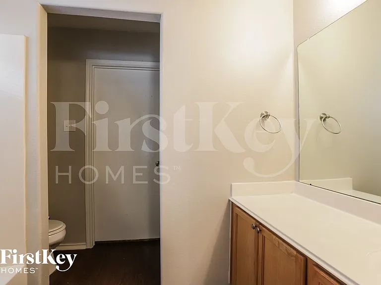 1511 Oxberg Trl — Photo 13