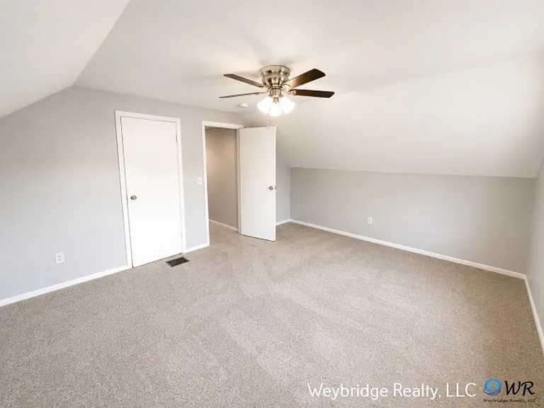 Academy 862 — Photo 20