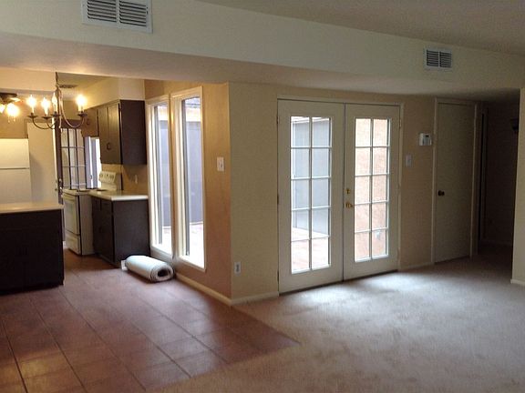 4th image of 30 Deborah Dr