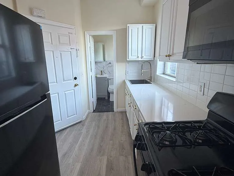 214 64th St #6A — Photo 1