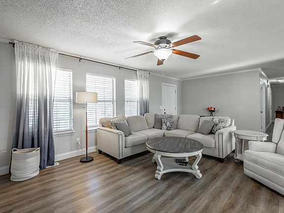 3rd image of 6806 Sawtooth Dr