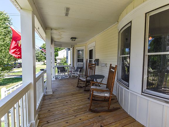 4th image of 202 Palmer Avenue