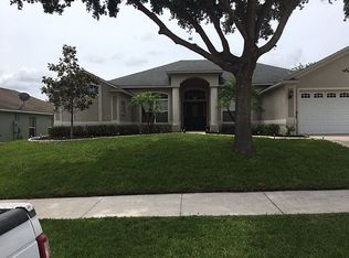 417 Regatta Dr, Groveland, FL 34736
