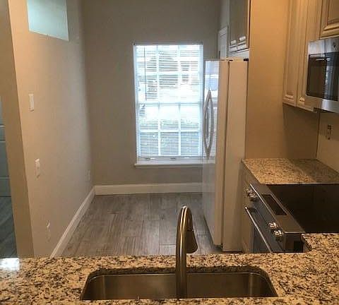 3rd image of 12311 Kensington Lakes Dr Unit 1105