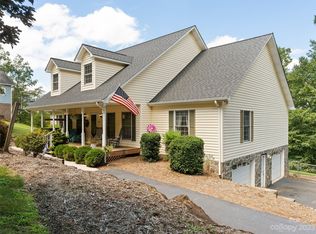 274 Calico Ln, Clyde, NC 28721