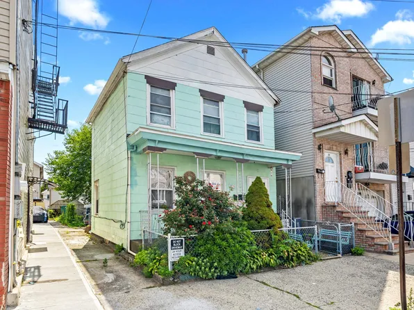187 Linden Avenue image 2 of 6