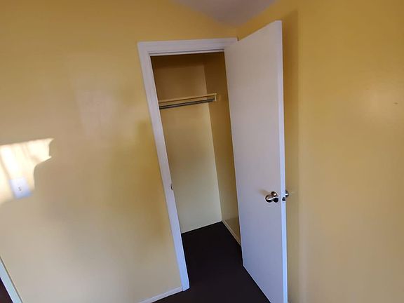 3rd image of 360 Pratt Ave