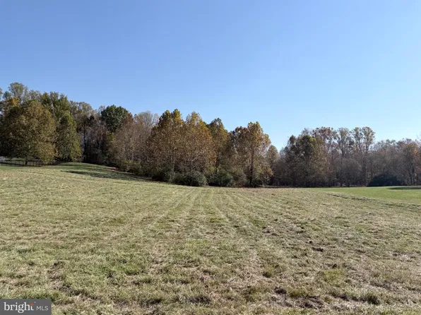 Nimitz Ln, Hedgesville, WV 25427