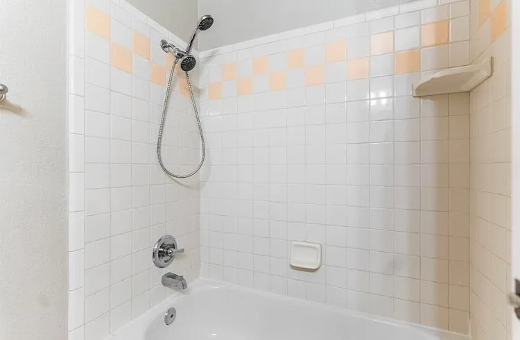 1304 Tyler Ct — Photo 37