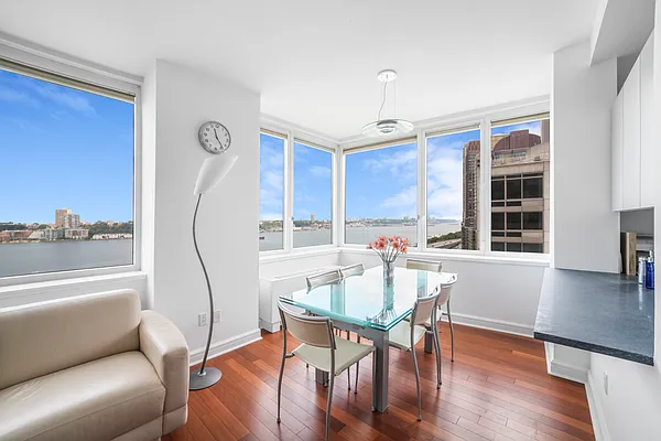 Rented by Nest Seekers International | media 3