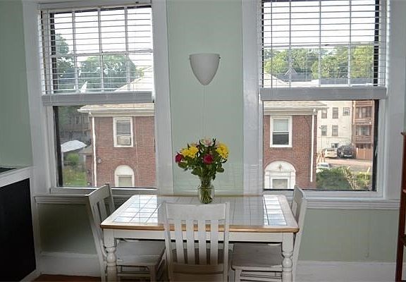 3rd image of 110 Lanark Rd APT 5