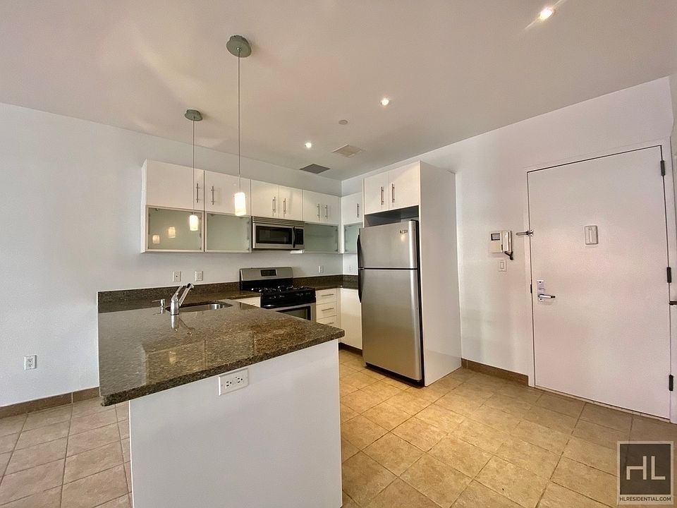 2nd image of 110 4th Ave #7AC