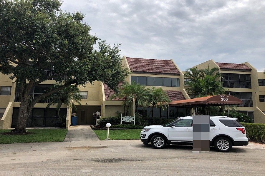 1st image of 200 Lakeview Dr APT 209