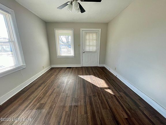 2nd image of 1401 Thornberry Ave