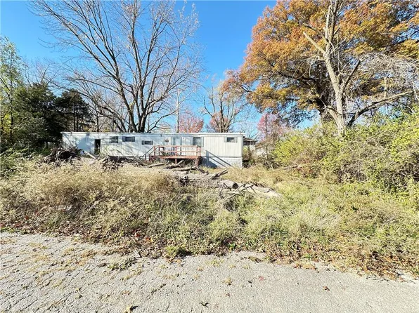203 N Center St, Knob Noster, MO 65336