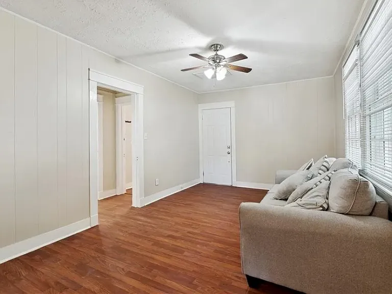 7535 Willow St — Photo 2