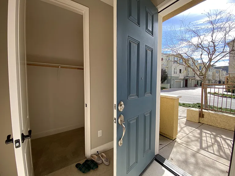 642 Bair Island Rd #1017 — Photo 3