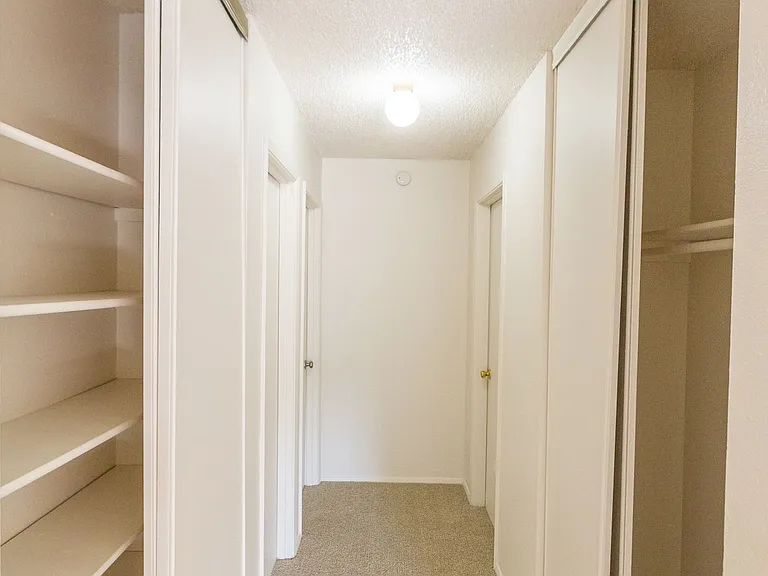 Cedars West Apartments — Photo 9