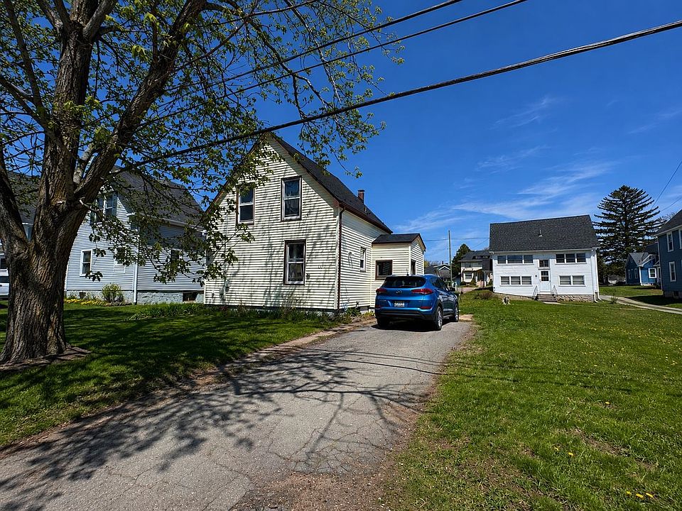 1st image of 161 Hanover St