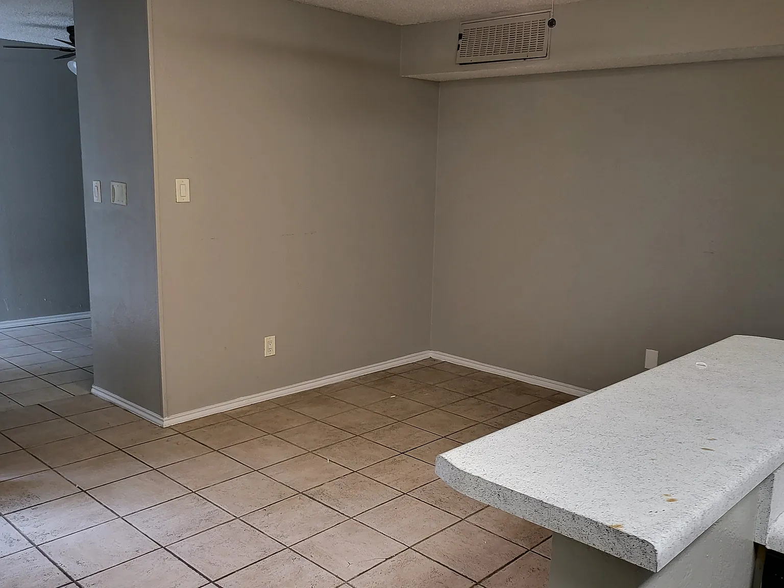Studio, 423 sqft, $850 — Photo 4