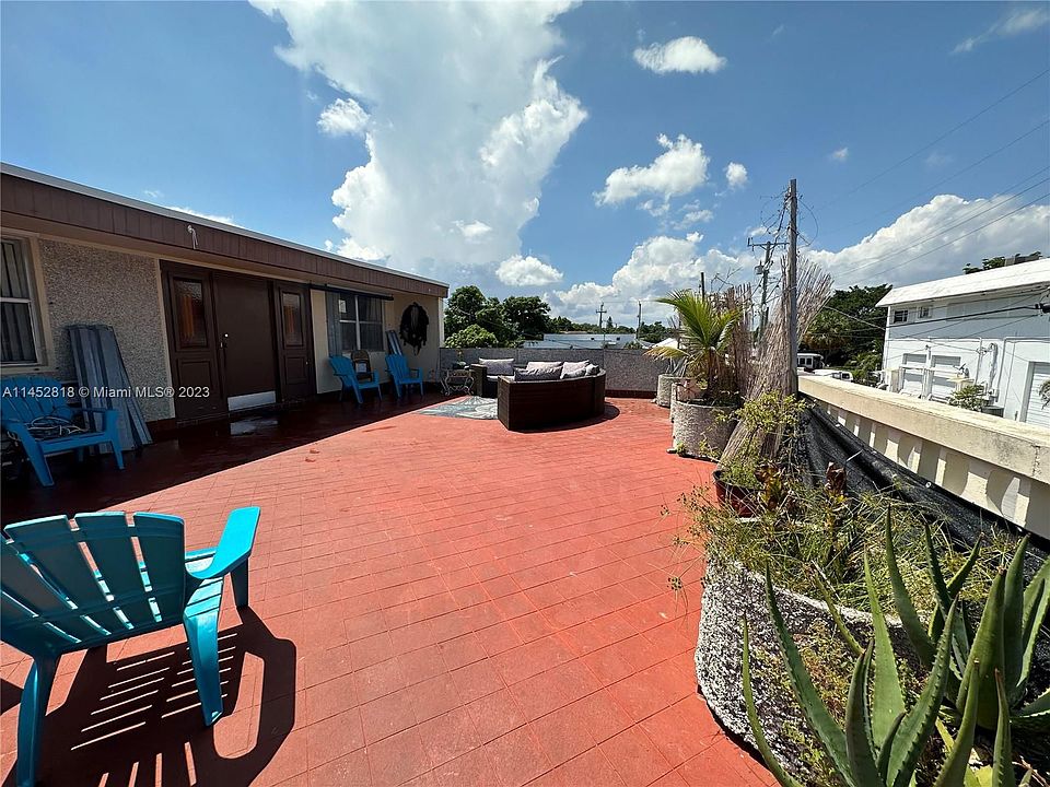1st image of 2120 Collins Ct #2120