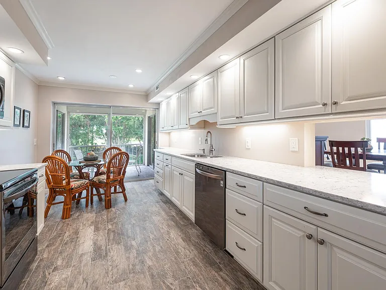 241 Palm River Blvd #C202 — Photo 3