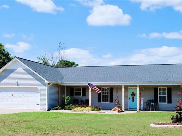 1014 Brynn Dr, Winder, GA 30680