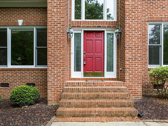 2nd image of 113 Ashemont Cir