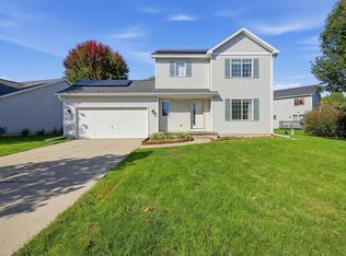 1138 Glacier Hill Dr, Madison, WI 53704