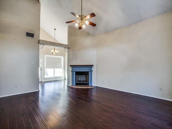 4th image of 10261 Tustin Ter