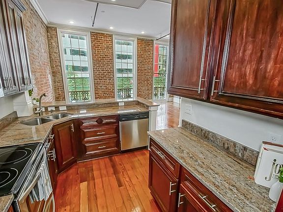 5th image of 606 Tchoupitoulas St #B
