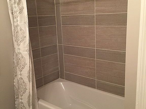 2nd image of 722 Roslyn Ave